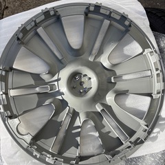 ニッサンNV350キャラバン 新品未使用品ホイールカバーの画像