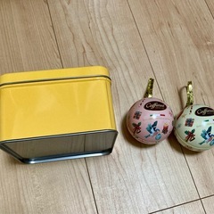 お菓子の空き缶の画像