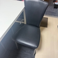 ダイニングテーブルの画像