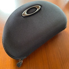 Oakleyサングラスケースの画像