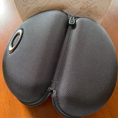Oakleyサングラスケースの画像