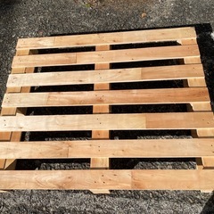 【年内ラスト】木製パレット1枚無料でお譲りします！の画像