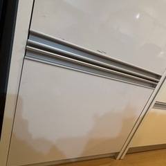 フラップ扉で隠せる！家電収納ストッカーの画像