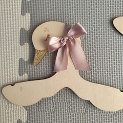 木製アヒル型ベビーハンガー3個セットの画像