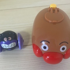 アンパンマン 飛行機おもちゃとバイキンマンの画像