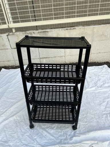 置台　棚　キャスター付　中古美品 3段ラック キャスター付き 黒 プラスチック製 (サン) 行徳の収納家具