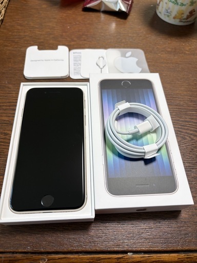 【極美品】　iPhoneSE3 128GB  SIMフリー スターライト SE 第三世代　外箱付き