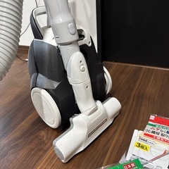 【決まりました！】パナソニック　Panasonic  掃除機　取り替えパック5枚付き　コード付き　ホームクリーナー　の画像