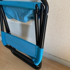 折りたたみ椅子の画像