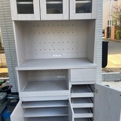 LOWYA  食器棚の画像