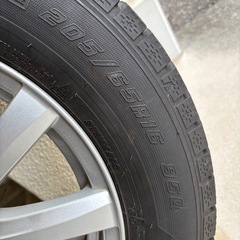 16インチのスタッドレスタイヤ　ホイール付き　中古品　4本　21年製の画像