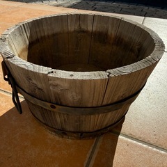 木製の鉢植えの画像