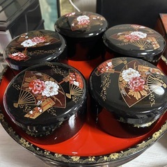 お正月　オードブル用、蓋付きお椀、汁椀のセットの画像