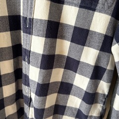 ユニクロ メンズ ネルシャツ/パーカーの画像