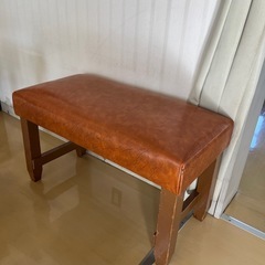 ブラウンベンチ2、三角クッショングレー2、胸あて1の画像