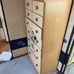 ミッキーマウスの整理タンスの画像