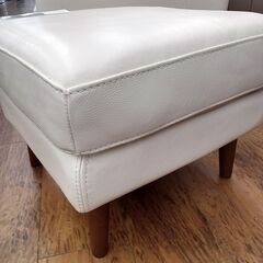 ★リユースのサカイ水戸店★オットマンオフホワイトH40×D52×W52クリーニング済みMT6652の画像