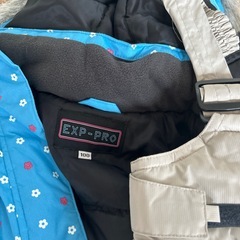 女の子　スキーウェアの画像