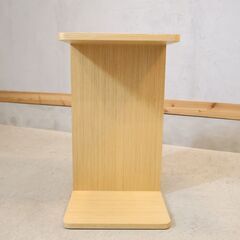 NDstyle(野田産業)PRESSO 2wayサイドテーブルのご紹介です。縦置きでも横置きでも使えるリビングテーブル。リビングのソファ周りやエントランスのフラワースタンドなどにオススメ♪の画像