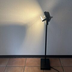 スポット照明　スタンド式の画像