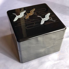 【決まりました】重箱三段　鶴と雲　手入れのしやすいプラスチック製の画像