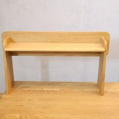 ACTUS(アクタス)のオーク材を使用したSARCLE デスクです。ナチュラルな質感でシンプルなデザインの学習机。コンパクトで置く場所を選ばず、リビングに置いてワーキングデスクとしてもオススメです♪の画像