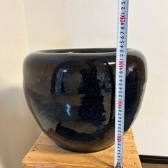 火鉢　金魚鉢　大きな壺の画像