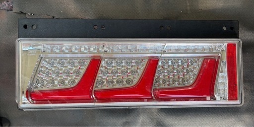 3連小糸テールランプ右のみ