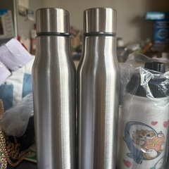 タンブラーと水筒の画像