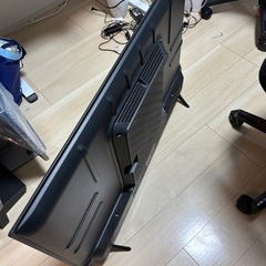 割れた4Kテレビ（2021年ハイセンス）の画像