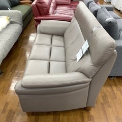 90分の無料軽トラック貸出サービス！オットマン付3人掛けソファーの画像