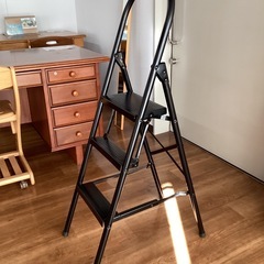 脚立3段【町田市再生家具】1204 Aの画像