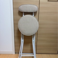 折り畳み式椅子の画像