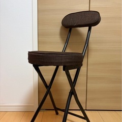 折り畳み椅子の画像