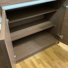 90分の無料軽トラック貸出サービス！土井インテリア 4枚扉レンジボードの画像