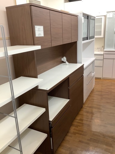 90分の無料軽トラック貸出サービス！土井インテリア 4枚扉レンジボード