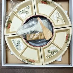 手巻き寿司セットと木製お櫃の画像