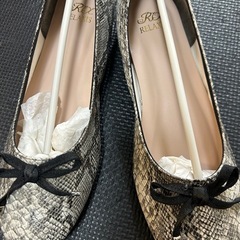 【新品未使用】パイソン柄シューズLLの画像