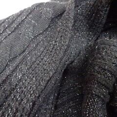 ( E-85 )スヌード マフラー ２つセット ブラック 黒 ニット ラメ ファー ボア なめらか ベージュ レディース かわいい おしゃれ 中古の画像