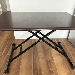 高さ調節可能リフティングテーブルの画像