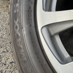 225/65R17 ホイール付きスタッドレス　ハリアー　　の画像