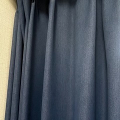 カーテン(ネイビー)の画像