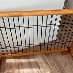 【さらに値下げしました】伸縮式ペットゲート ブラウンの画像