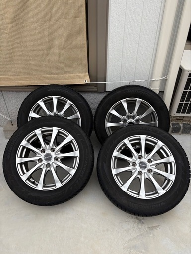 スタッドレスタイヤ　205/60R 16 
HANKOOK　WINTER i cept iz 2a