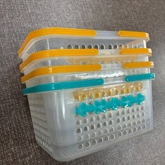 プラスチック収納ケース4セットの画像