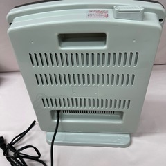 遠赤外線とスチーム機能を搭載した電気ヒーターの画像