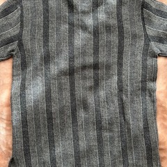 アルマーニジーンズ ARMANI JEANSニット トップスgray グレイグレー灰色系デザイン ストライプ  素材 毛　ウール 綿　コットンサイズM 肩幅　45センチ 袖丈　61センチ 身幅　53センチ 着丈　68.5センチイタリア製メンズmen’s男性用の画像