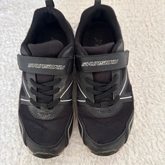 スニーカー　瞬足　22cmの画像