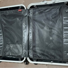 旅行用
スーツケースの画像