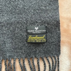 マリオバレンチノMARIO VALENTINOマフラー ショール ストール スカーフgray グレーグレイねずみ色灰色毛ウール100％イタリア製レディースlady's LADYS女性用婦人ウィメンズwomen’sメンズmen’s男性用紳士 ユニセックス男女兼用の画像